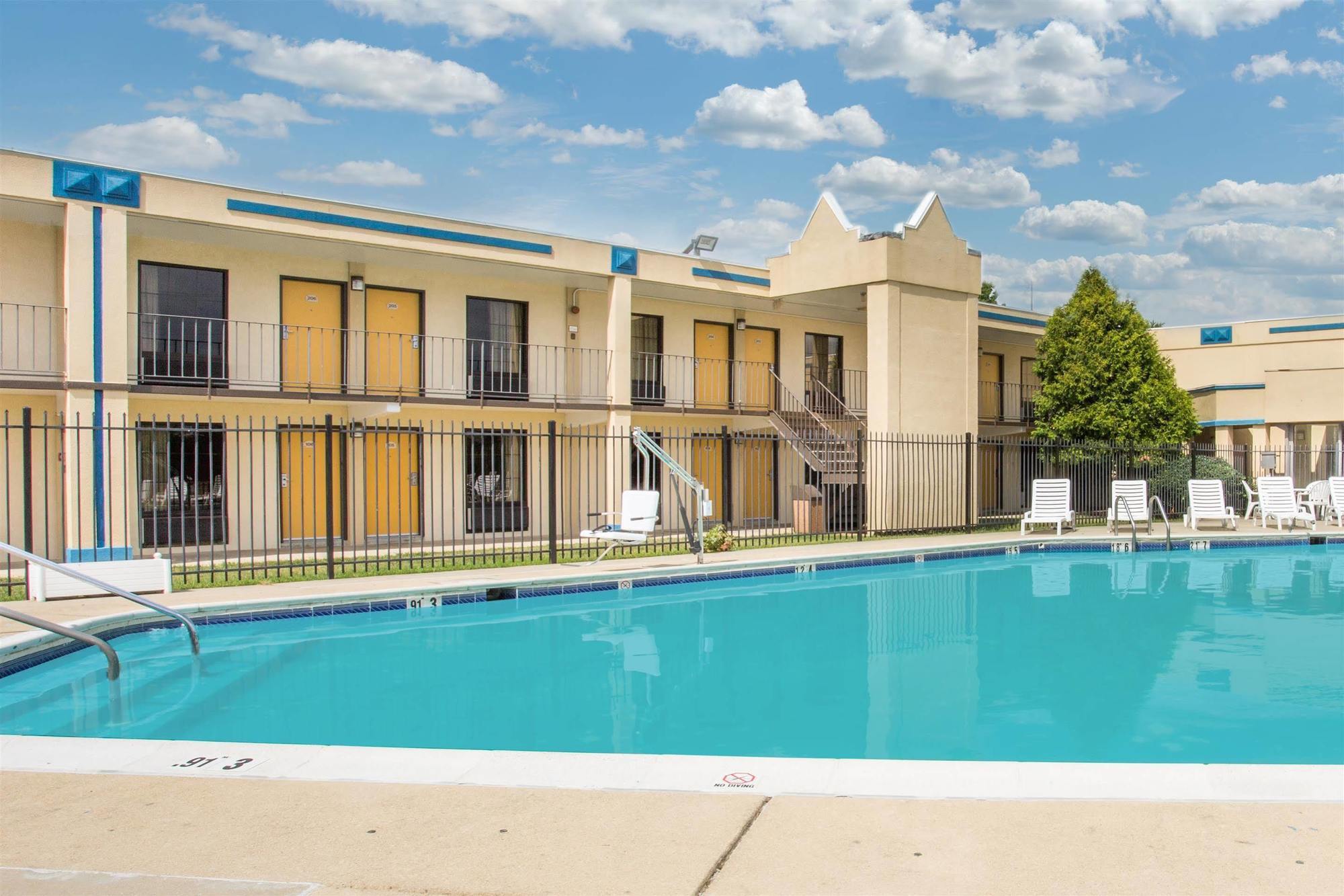 Hotel Super 8 By Wyndham Camp Springs/Andrews Afb Dc Area Exterior foto